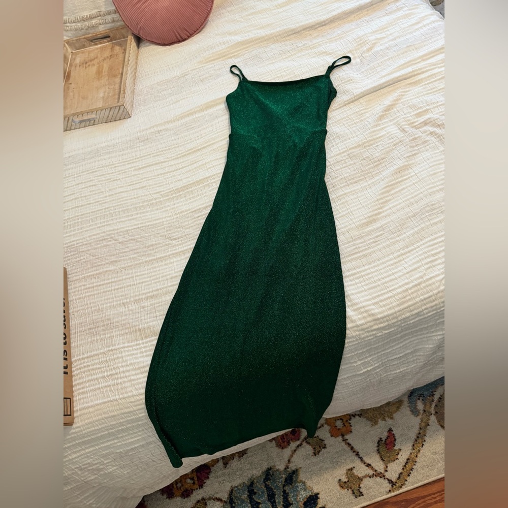 LIKE NEW- ONLY WORN ONCE EMERALD GREEN DRESS